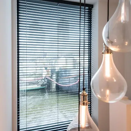 Beautiful Amstel Houseboat *