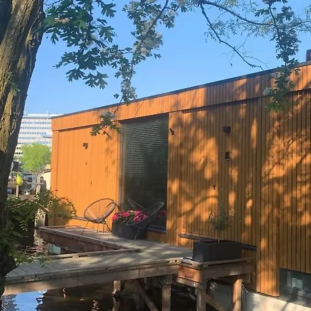 Beautiful Amstel Houseboat Apartment