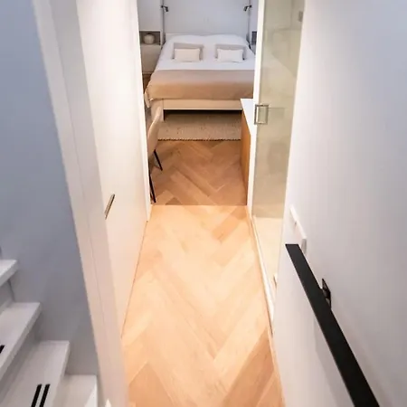 Beautiful Amstel Houseboat Apartament
