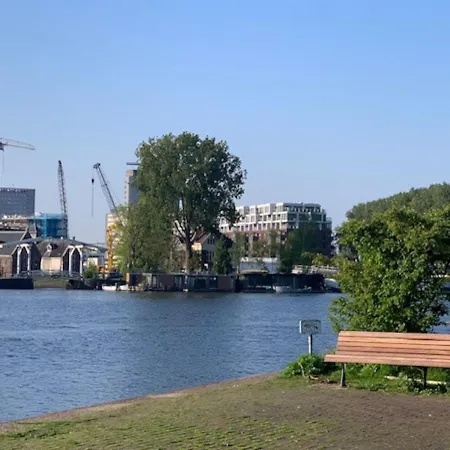 Beautiful Amstel Houseboat Apartment Amsterdam