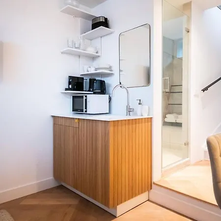 Beautiful Amstel Houseboat