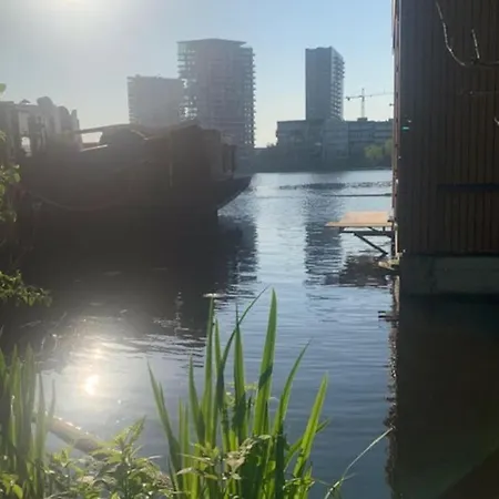 Beautiful Amstel Houseboat *
